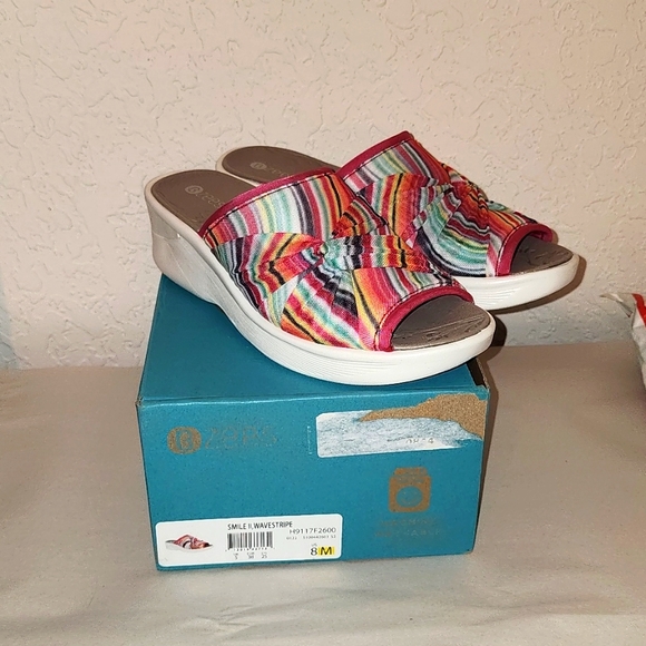 Bzees Shoes - New in Box Bzees Women's Smile II, Wavestripe Multi-Colored Sandals Size 8 Light